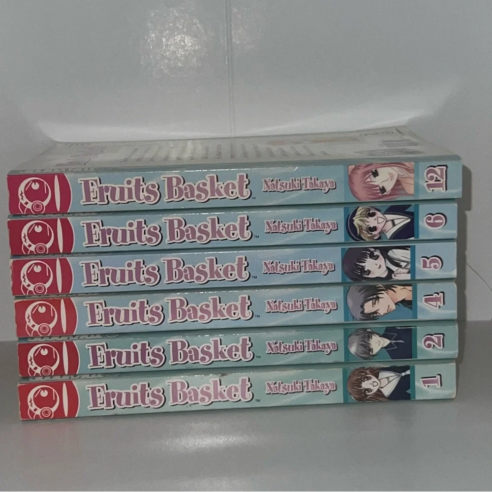 Fruits Basket Manga Set Volumes 1,2,4,5,6,12 - Picture 2 of 13